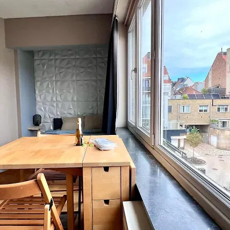 Daire Getaway For Two Center & Within Walking Distance Oostende